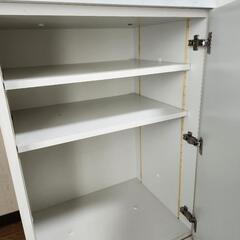 収納　棚　キャビネット　扉付きの画像