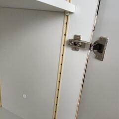 収納　棚　キャビネット　扉付きの画像