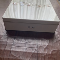 千鳥屋　チロリアン　空き缶の画像
