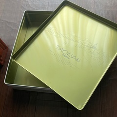 千鳥屋　チロリアン　空き缶の画像