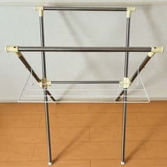 折りたたみ洗濯物干しの画像
