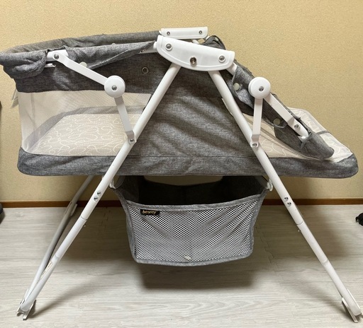 美品✨️besrey  ベビーベッド　折り畳みベビーベット