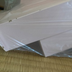 無料IKEAテーブル　23日24日までに引き取り足の塗装はげていますの画像
