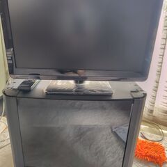 22インチ液晶テレビ SHARP AQUOS（2010年製）（テレビ台付き）の画像