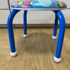 ディズニーキッズ　スツール　丸椅子　モンスターズインク　の画像