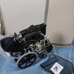 20k  車いす 折り畳み式 軽い車椅子 簡易 軽量 持ち運び易い 介助ブレーキ付き 背折れタイプ ノーパンクタイヤ  y082202kの画像
