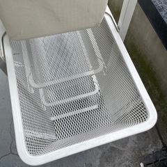 IKEA JONAXEL シェルフ 4段 ホワイトメッシュラックの画像