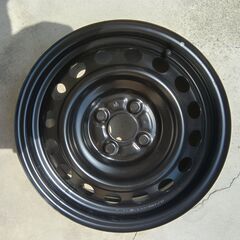 新車外し　トヨタ　アクシオ　純正鉄ホイール４本　新品ホイールキャップ４本付きの画像