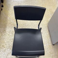 イケア スティグ カウンターチェア 背もたれ付き ①の画像