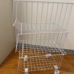 3段スチールラックの画像
