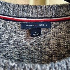 TOMMY HILFIGER ニットセーターの画像