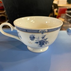 【引き取り限定】中古品　NARUMI カップ&ソーサーセット　５個の画像