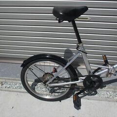 E443★　7500円★　折りたたみ中古自転車【20インチ 　シルバー】の画像