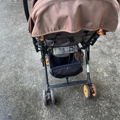 コンビ　ベビーカーの画像