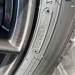 スタッドレスタイヤ　195/60R17の画像