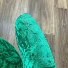 【中古】グリーン ベロア調 カウンターチェア 1人がけ イス 背もたれ 昭和レトロ キャスター付き バー風 スナック風の画像
