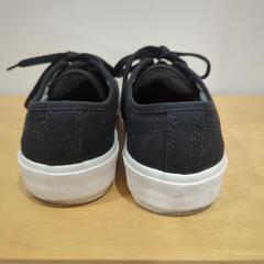 【ユニクロ】スニーカー 23.5cmの画像