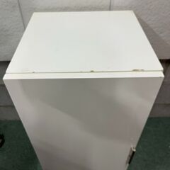 3段 収納棚 本棚 キャビネット 扉付 ホワイト 幅40cm×奥行40cm×高さ80cm の画像