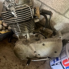 バイクのエンジンの画像
