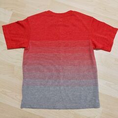 ★未使用★UNIQLO Tシャツ 130cmの画像