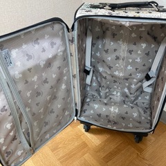 キャリーケース　鍵付き　ミッキーマウスの画像