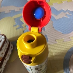 スケーター くまのプーさん 水筒 500ml 保冷バッグ付きの画像