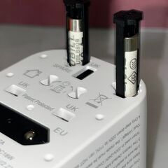 【ほぼ未使用】変換プラグ 降圧（200V⇒100V）機能・USBポート付きの画像