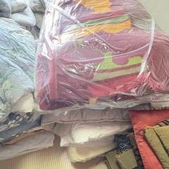 【直接取り引き限定】 布団 座布団 毛布 シーツ 寝具の画像