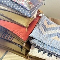 【直接取り引き限定】 布団 座布団 毛布 シーツ 寝具の画像