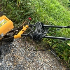 【中古】アルファ工業 スノーパワー 家庭用 電動除雪機ラクラクで女性に大人気の画像