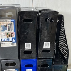 無料！プラスチック ブックスタンド 書類整理 収納ケースの画像