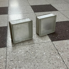 ガラスブロック 2コの画像