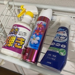 【お話中】ランドリーラックとウォシュレット便座の画像