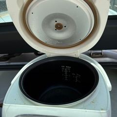 【状態良し/炊飯器3合/配達可能】の画像