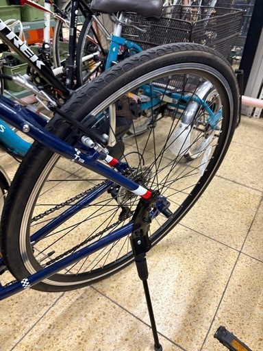 《リユースマン倉敷》クロスバイク プジョー 青700×32C 自転車