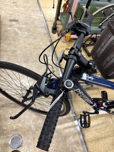 《リユースマン倉敷》クロスバイク プジョー 青700×32C 自転車