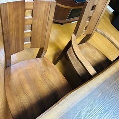 ダイニングテーブルの画像