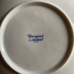 ノリタケ「白磁レリーフ 花柄絵変わり組皿」 未使用品　の画像