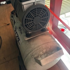 100V コンプレッサー
の画像