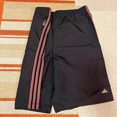 美品✨adidas黒ショートパンツ✨レディースの画像