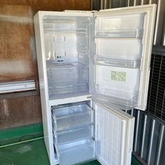 シャープ冷蔵庫　310Lの画像