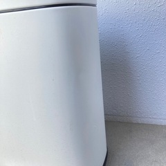 ニトリ ペダル式ゴミ箱の画像