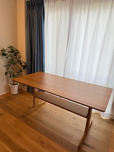 リビングでもダイニングでもつかえるテーブル・２・オーク材