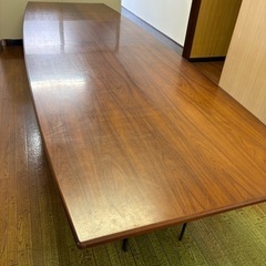 大型会議用テーブルの画像