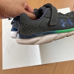 キッズ21センチ　スニーカーの画像