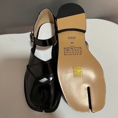 Maison Margiela Tabi カットアウト レザーサンダルの画像