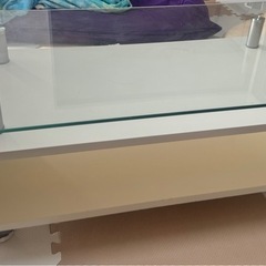 ガラスローテーブル
の画像