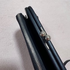 斜めがけバックの画像