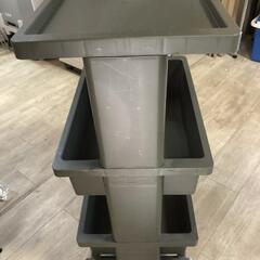 【松本市引き取り限定】プラスチック製ワゴン３段の画像
