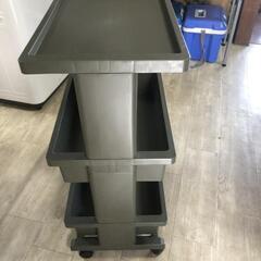 【松本市引き取り限定】プラスチック製ワゴン３段の画像